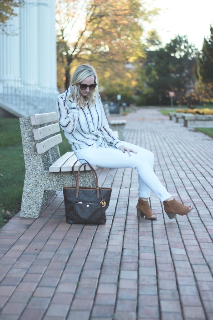 A DASH OF BRUCK All white look True Style Blouse White Jeans Chestnut Booties Stretch