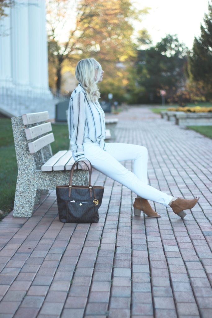 A DASH OF BRUCK All white look True Style Blouse White Jeans Chestnut Booties Stretch