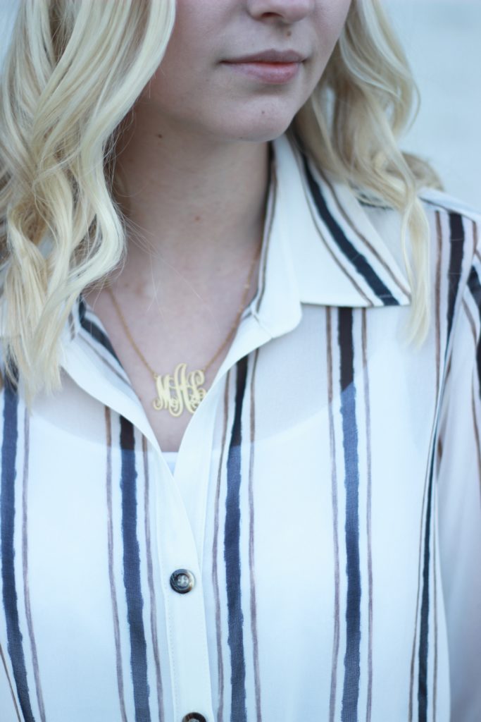 A DASH OF BRUCK All white look True Style Blouse White Jeans Chestnut Booties Stretch Monogram