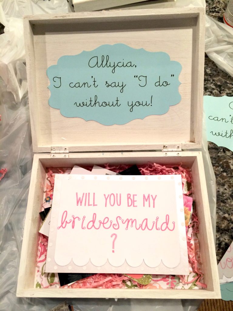 How I asked my bridesmaids // Bridesmaids Boxes - A Dash of Bruck